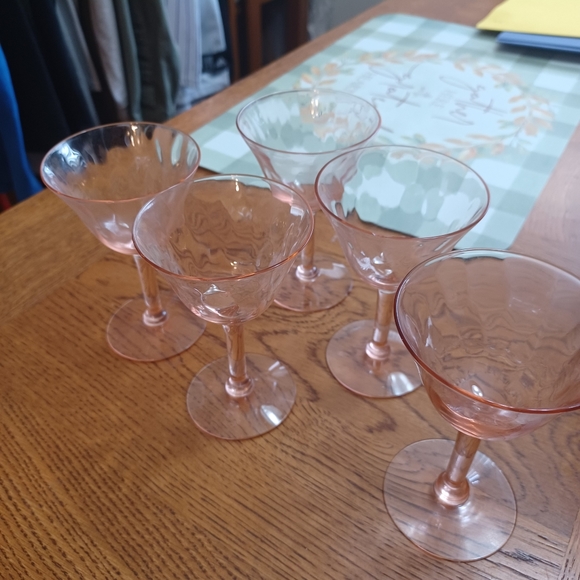 Post depression glassware - Picture 1 of 2